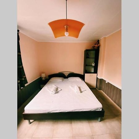 Villa Cute Little House With A White Picket Fence Burgas Exterior foto